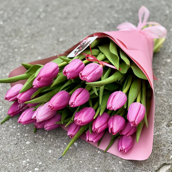 21 розовый тюльпан в Москве