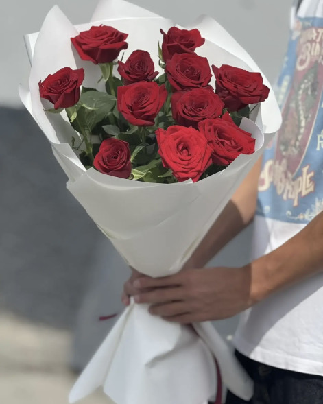 11 роз «Алый ритм» в Москве