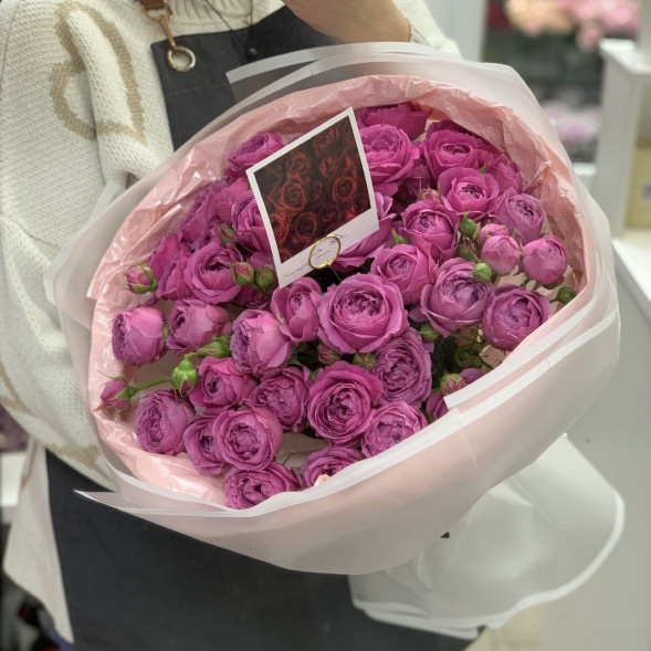 9 кустовых роз «Малиновый мусс» в Москве