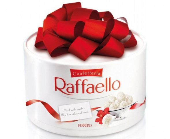 Коробка конфет Raffaello с бантом 200 г. в Москве